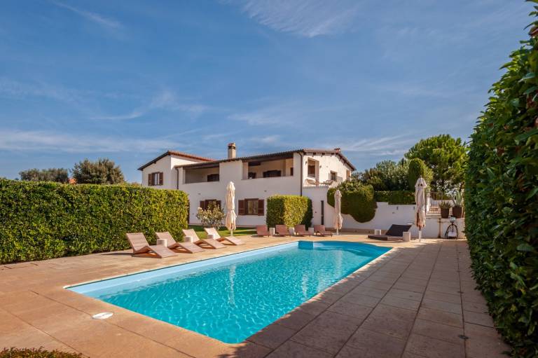 Villa with private pool, terrace & BBQ — photo 3
