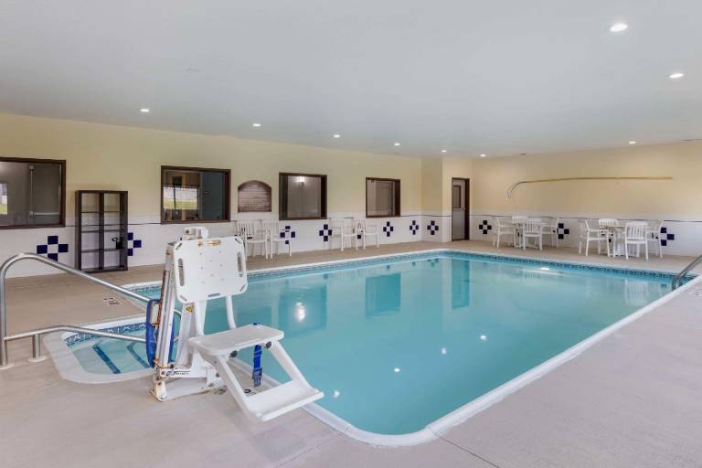 Comfort Inn & Suites Davenport - Quad Cities — photo 3