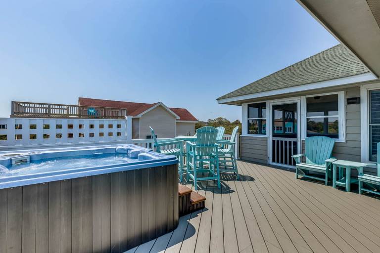 Vacation home with hot tub, barbecue & private pool — photo 4
