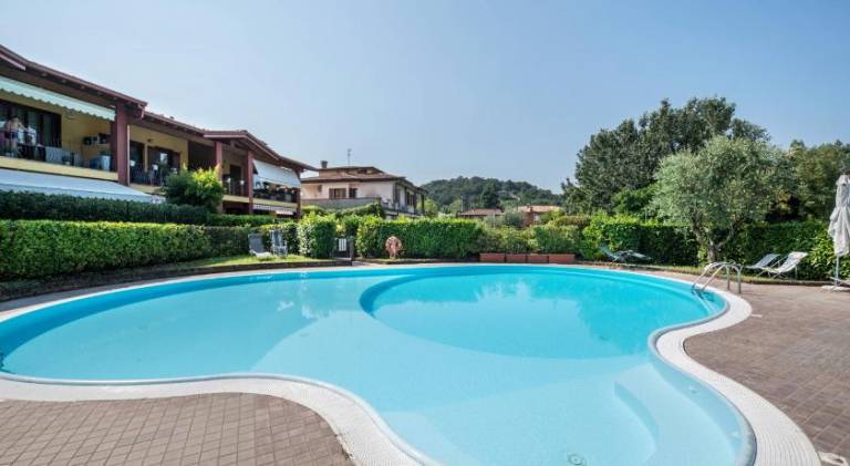 Apartment with pool in Manerba del Garda