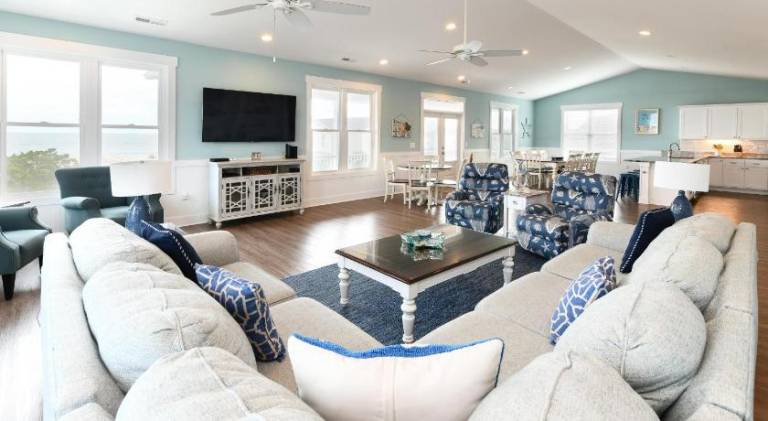 Vacation home with pool — photo 3