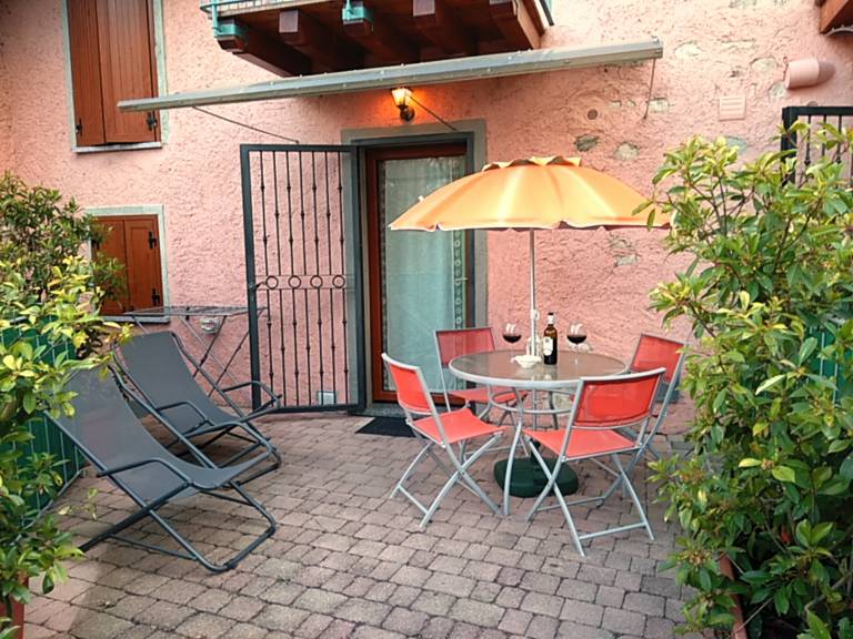 Rental apartment with garden — photo 4