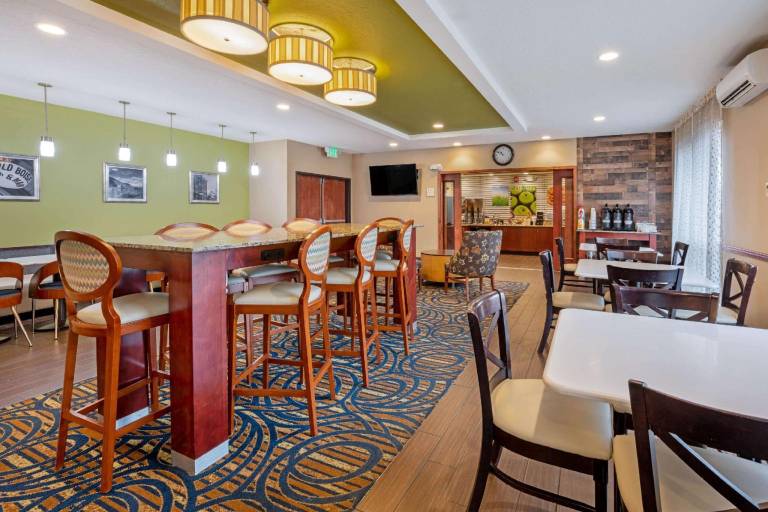 La Quinta Inn & Suites by Wyndham Boise Airport — photo 5