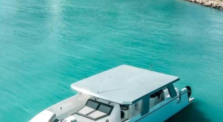 Barco privado de lujo para tu familia y amigos en Cancun-isla mujeres — photo 3