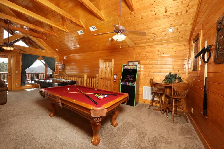 Cabin with pool, BBQ & jacuzzi — photo 4