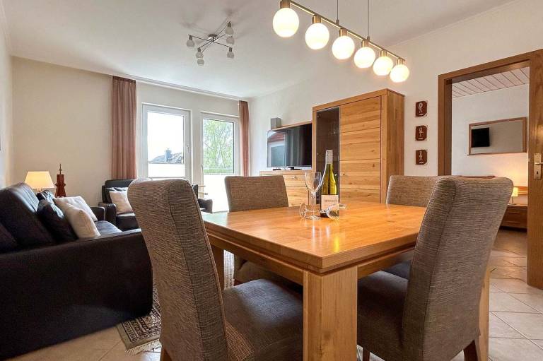 Ferienwohnung 10 mit Balkon & Garten, Landhaus Hubertus Duhnen — photo 2