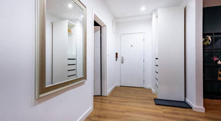 ADM Elegant Gem - FREE Garage Parking, Pool table — photo 4