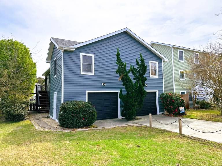 CH245- Waterfront- 3 BRs, Dock, Pool Table, Piano, Comm Pool, Dog Friendly! — photo 2