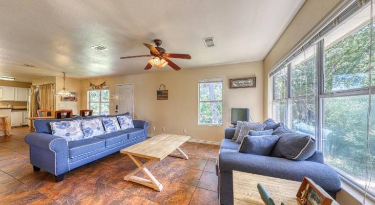 House | Pets are welcome — photo 2
