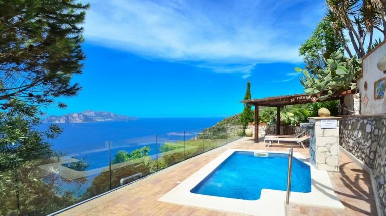 Villa  Capri