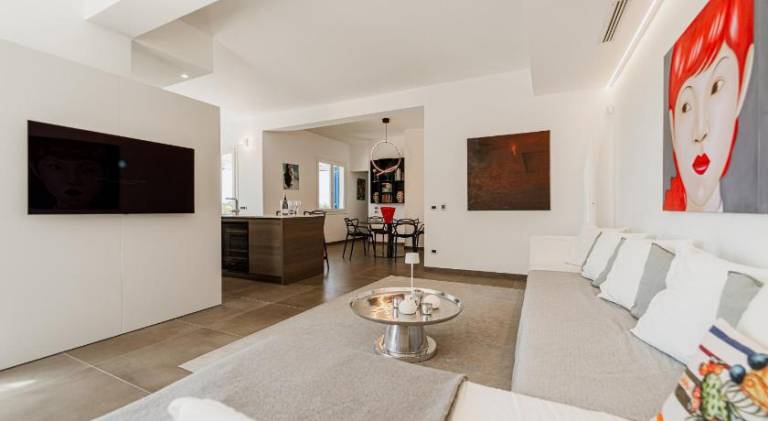 Big villa with terrace & jacuzzi | Pets allowed — photo 2