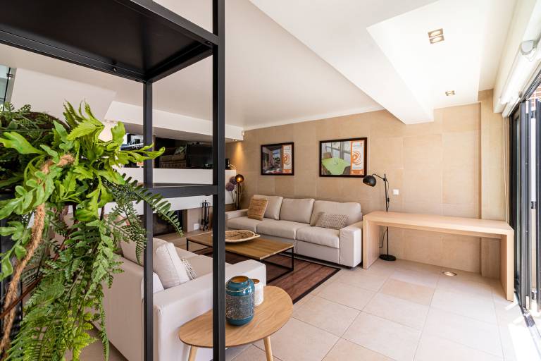 Nice villa with patio, yard & private pool | Pet-friendly — photo 2