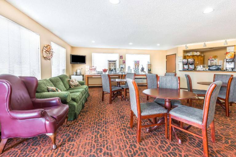Super 8 By Wyndham Salina I-70 in Salina, KS