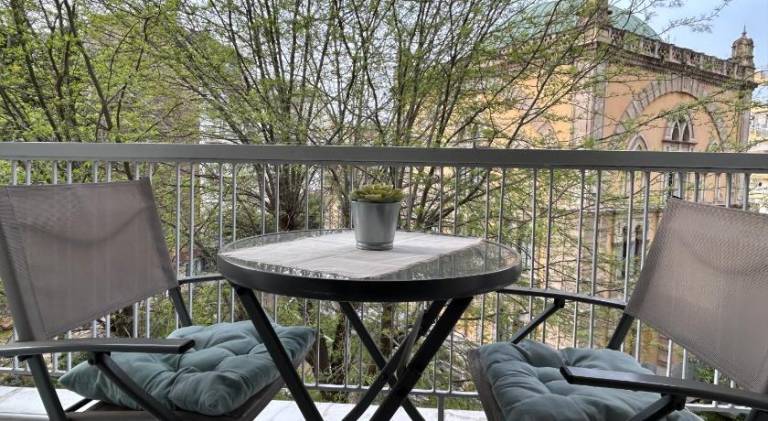 Holiday apartment with terrace | Next to Yeni Mosque in Thessaloniki