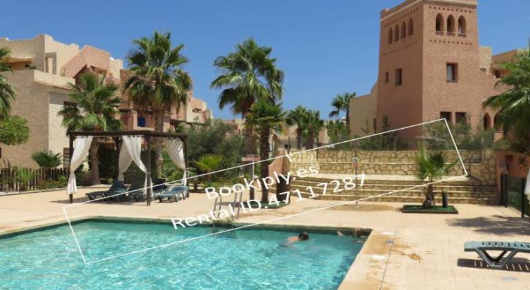 Holiday apartment with pool | Pets are welcome in Playas