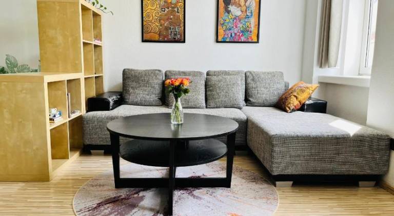 Lovely nest! Just beside SCHONBRUNN PALACE and ZOO! in Vienna