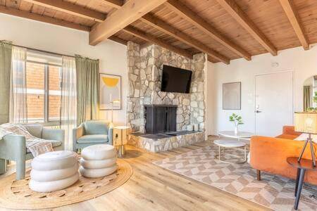 Steps to Beach Manhattan Beach 2 Bedroom Parking in El Segundo, CA