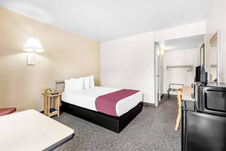 Motel  Lake City