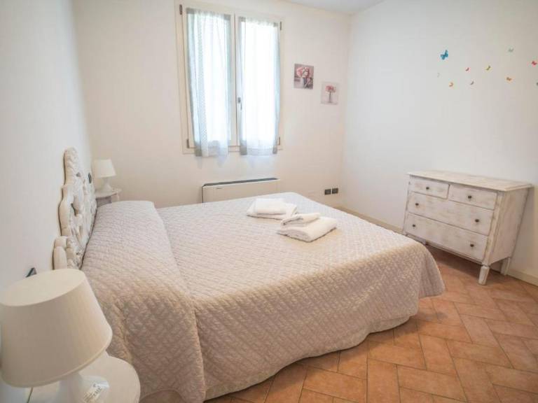Holiday apartment with garden & pool — photo 4