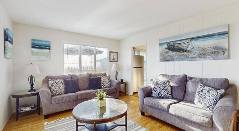 Vacation home with hot tub in Bodega Bay, CA