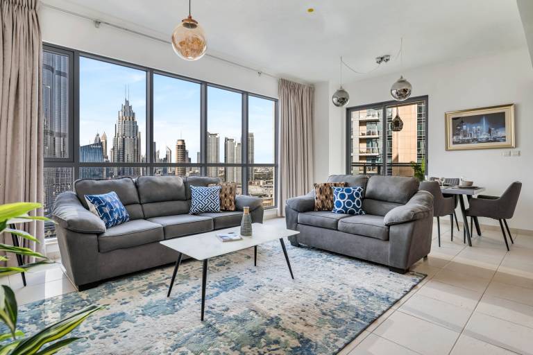 GuestReady Luxe living with Burj Khalifa views