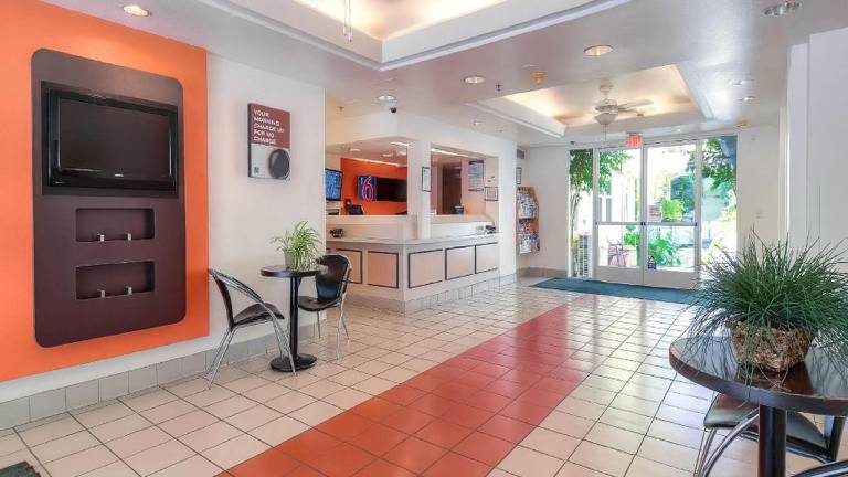 Motel 6 San Diego, CA - Downtown — photo 2