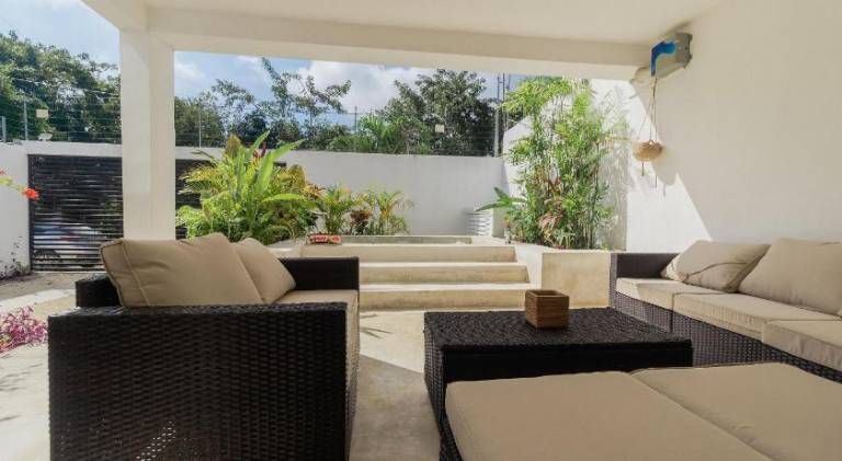 Vacation home with pool — photo 3