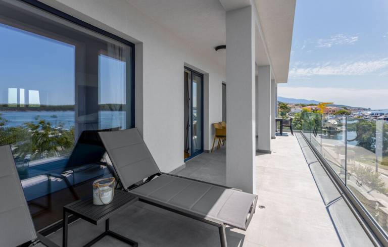 Seaside Bliss: Your Cozy Villa Getaway on Rab Island — photo 4