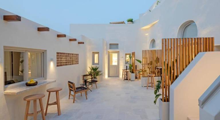 Villa with patio, pool & jacuzzi — photo 5