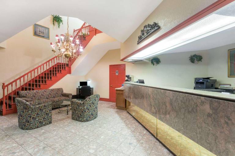 Days Inn by Wyndham Savannah Airport — photo 3