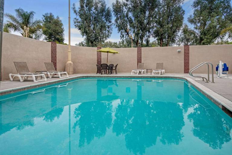 La Quinta Inn & Suites by Wyndham Temecula — photo 5