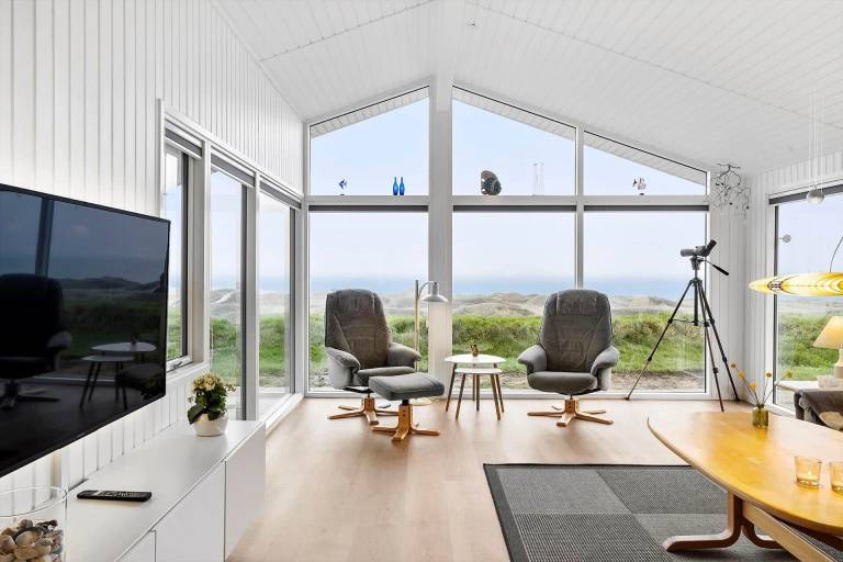 Fully equipped big vacation home with patio, grill & sauna | Sea view | Close to the beach | Dogs allowed — photo 2