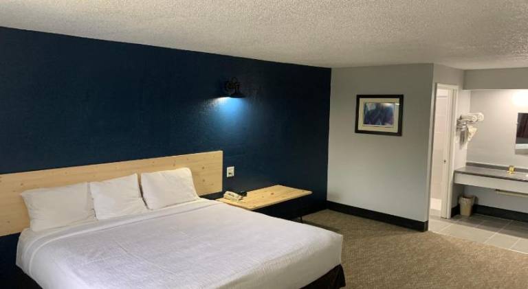 ROYALINN — photo 2