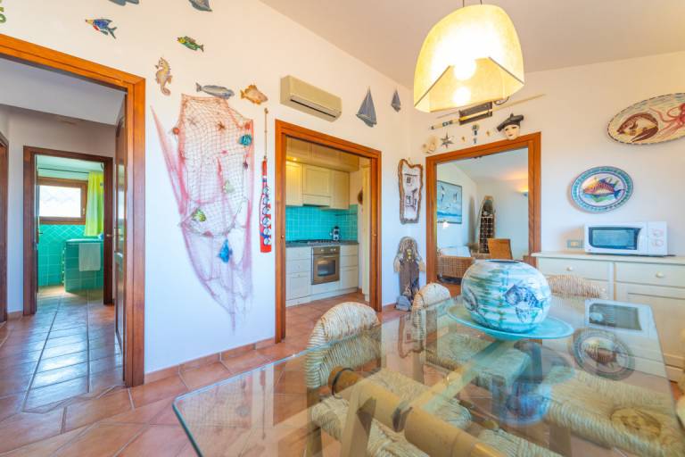 Rental apartment with terrace & yard | Beach view — photo 3