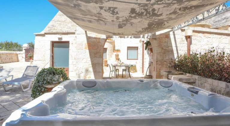 House with terrace, jacuzzi & yard | Perfect for remote work | Dogs allowed — photo 2