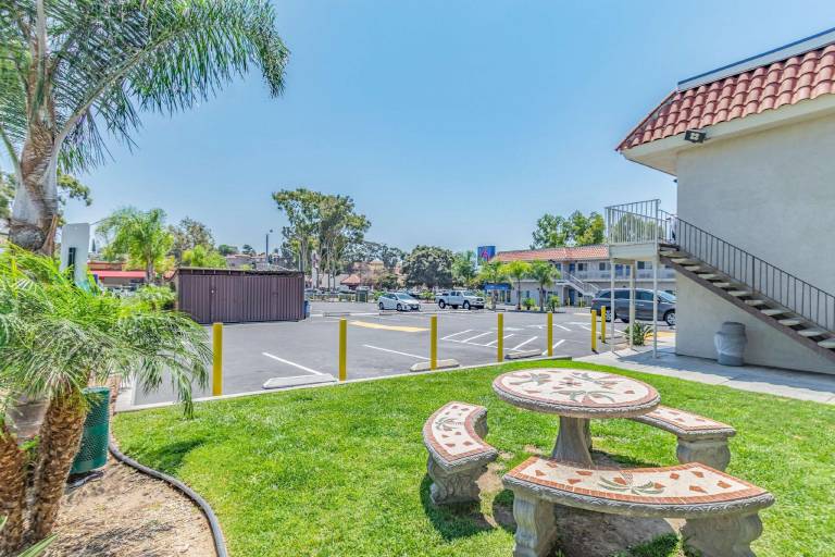 Motel 6 National City, CA — photo 4