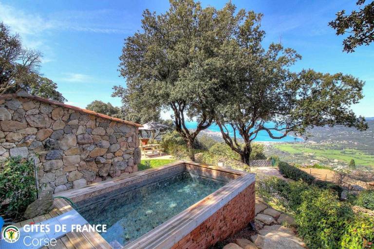 Lovely gite with patio, BBQ & yard | Sea view | Pets are welcome in Propriano