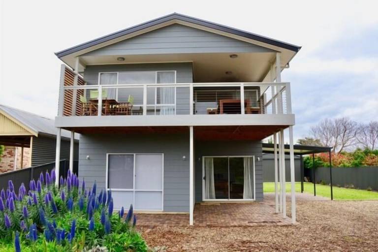 House  Carrickalinga