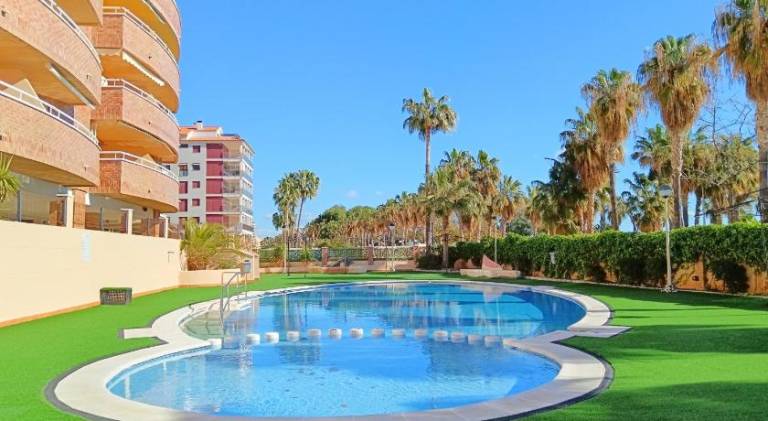 Fully equipped rental apartment with terrace, pool & yard | Beach nearby | Pet-friendly in Oropesa del Mar