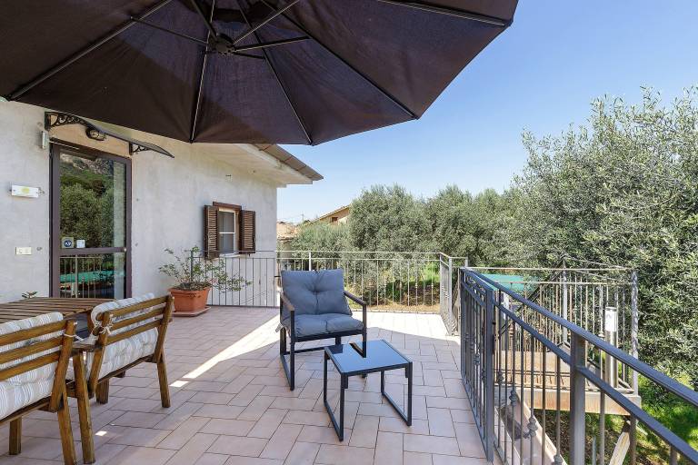 Apartment 'L'oasi Di Alice' with Mountain View, Wi-Fi and Air Conditioning — photo 2