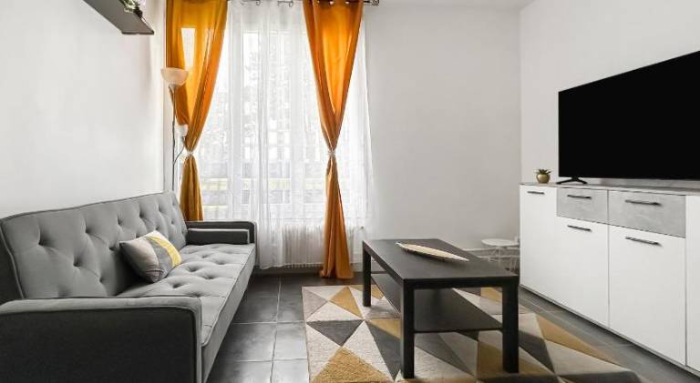 Holiday apartment with 1 room for 2 persons in Beauvais