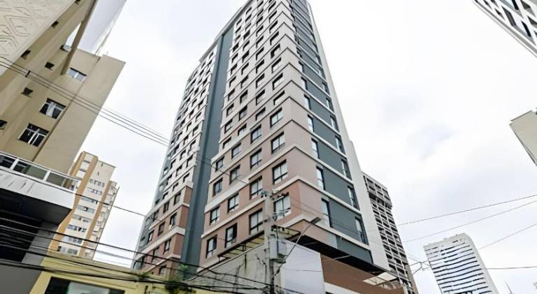 Easy Emiliano - Apartamentos UROOMS in Curitiba