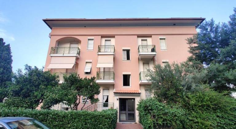 Apartment with terrace — photo 4