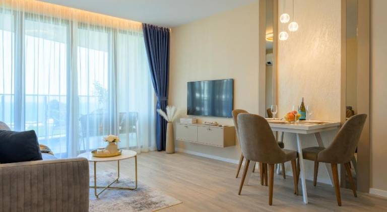 Luxury Sea View Appartment with Beach Access - Parking & Heated Pool — photo 2