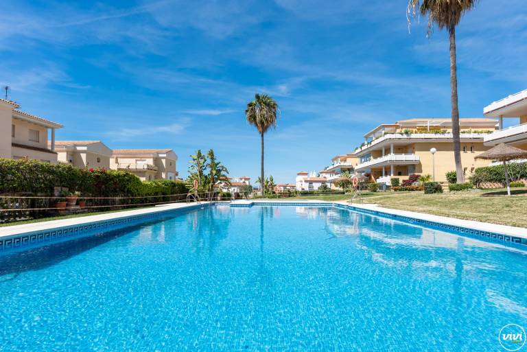 Children-friendly wonderful holiday apartment with yard, pool & patio | Water view | Pets are welcome in Marbella