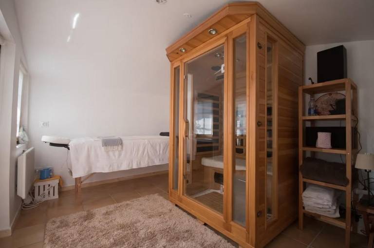 Gite with patio, garden & sauna — photo 4
