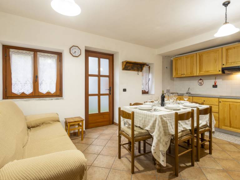 Holiday apartment with terrace | Mountain view — photo 2