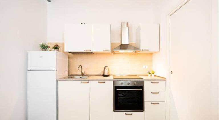 Apartment | Close to Two Towers — photo 4