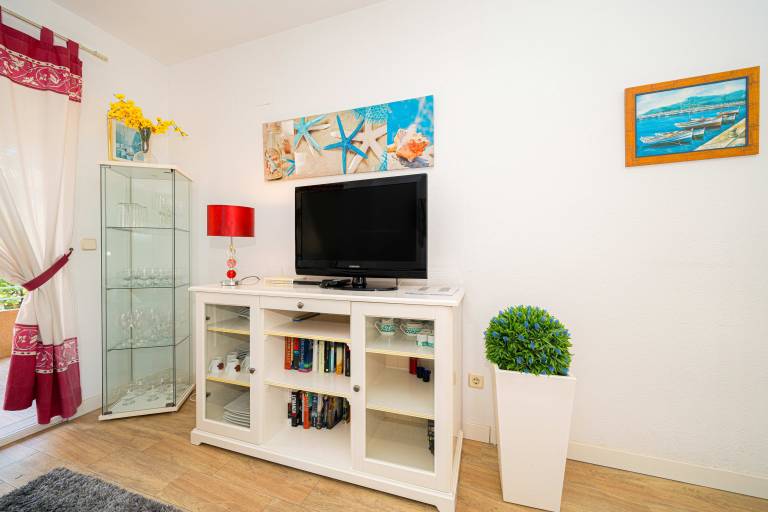 Apartment 'Alborada Golf 1A' with Terrace, Shared Pool & Wi-Fi — photo 5