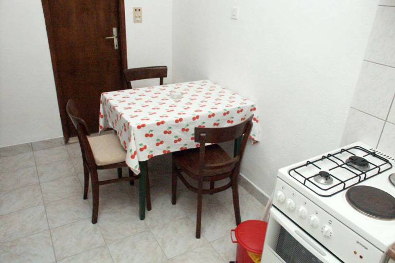 Two bedroom apartment near beach Sućuraj, Hvar (A-136-a) — photo 2